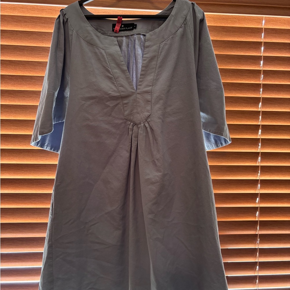 Pomander Place Light Gray V-Neck Top